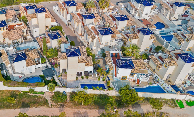 Resale - Villa - Orihuela Costa - Playa Flamenca