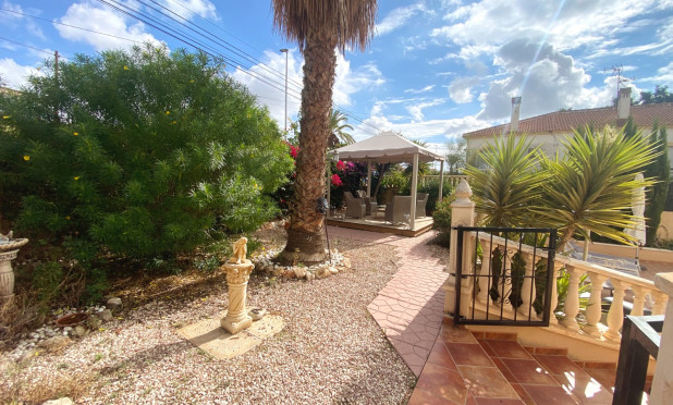 Odsprzedaż - Villa - Ciudad Quesada