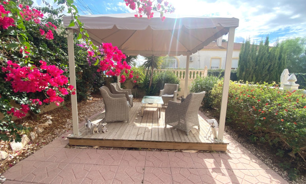 Odsprzedaż - Villa - Ciudad Quesada