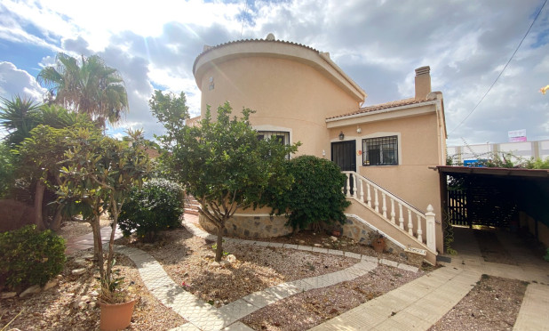 Odsprzedaż - Villa - Ciudad Quesada