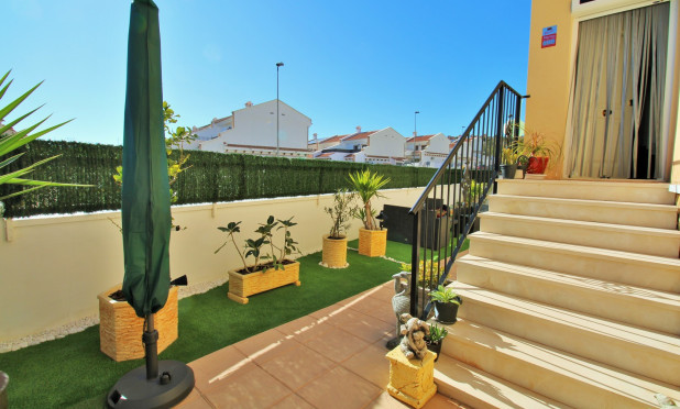 Odsprzedaż - Kamienica - San Miguel de Salinas