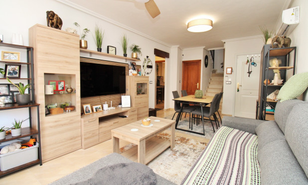 Odsprzedaż - Kamienica - San Miguel de Salinas