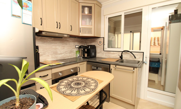 Odsprzedaż - Kamienica - San Miguel de Salinas