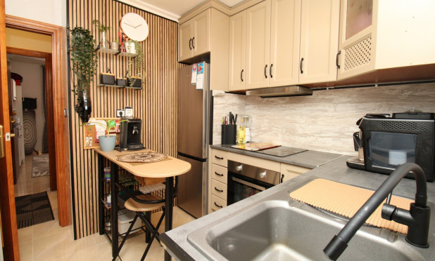 Odsprzedaż - Kamienica - San Miguel de Salinas