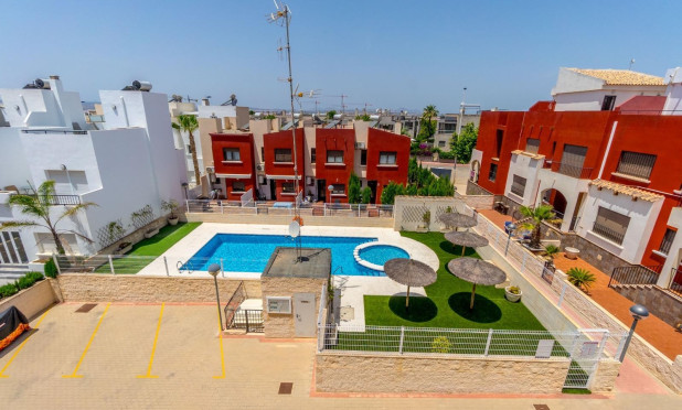 Resale - Townhouse - Torrevieja - Aguas Nuevas