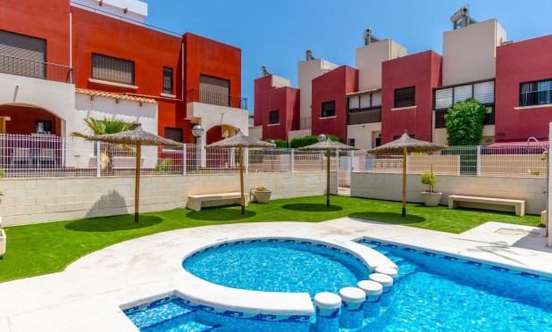 Resale - Townhouse - Torrevieja - Aguas Nuevas