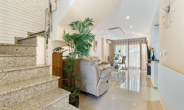 Resale - Townhouse - Torrevieja - Aguas Nuevas
