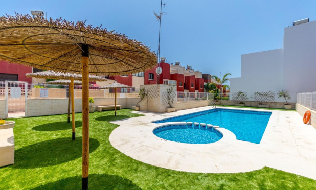 Resale - Townhouse - Torrevieja - Aguas Nuevas
