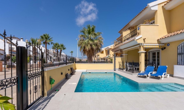 Resale - Villa - Villamartín - Los Dolses