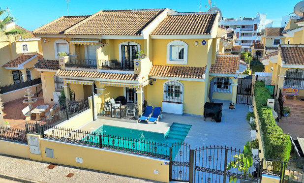 Resale - Villa - Villamartín - Los Dolses