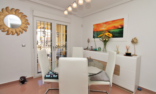 Resale - Villa - Villamartín - Los Dolses