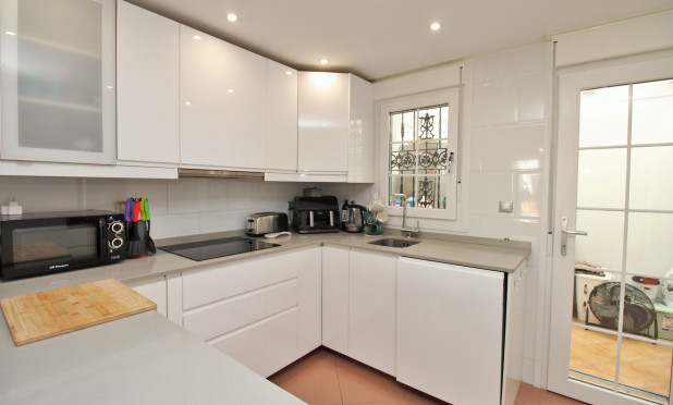 Resale - Villa - Villamartín - Los Dolses