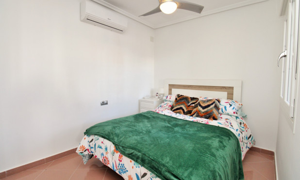 Resale - Villa - Villamartín - Los Dolses