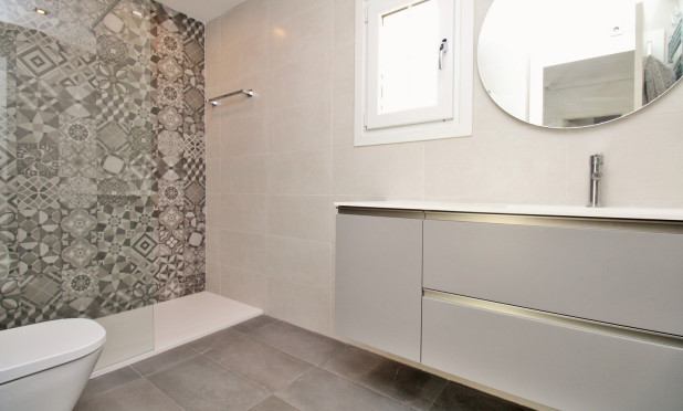 Resale - Villa - Villamartín - Los Dolses