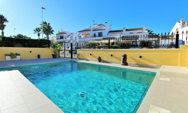 Resale - Villa - Villamartín - Los Dolses