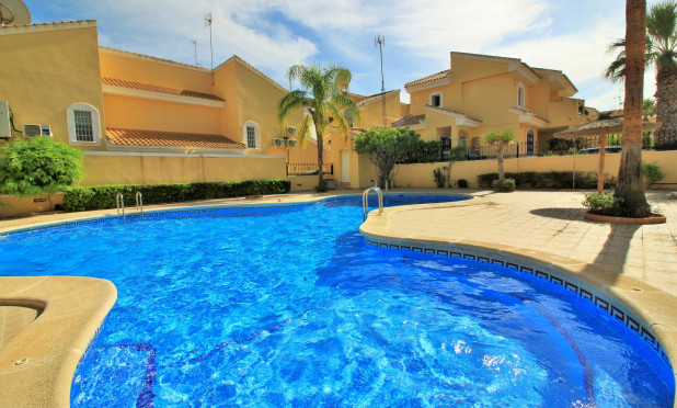 Resale - Villa - Villamartín - Los Dolses