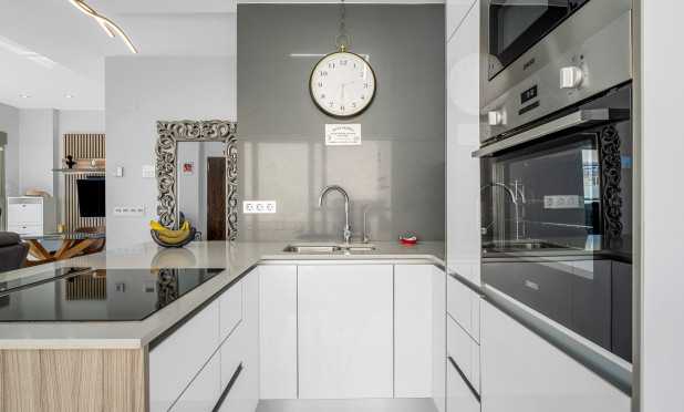 Resale - Villa - Orihuela Costa - Villamartín