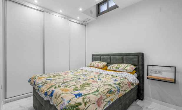 Resale - Villa - Orihuela Costa - Villamartín