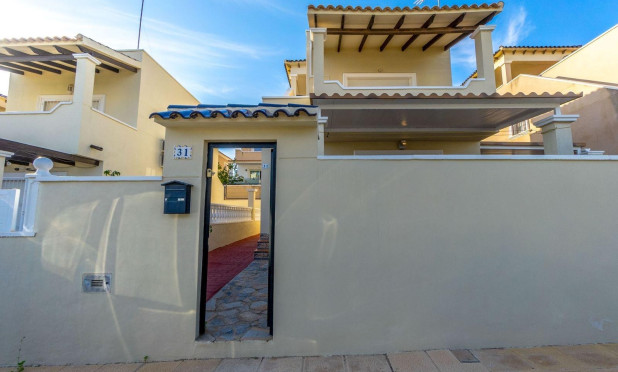 Resale - Villa - Orihuela Costa - Villamartín