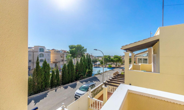 Resale - Villa - Orihuela Costa - Villamartín