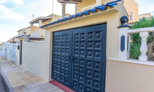 Resale - Villa - Orihuela Costa - Villamartín
