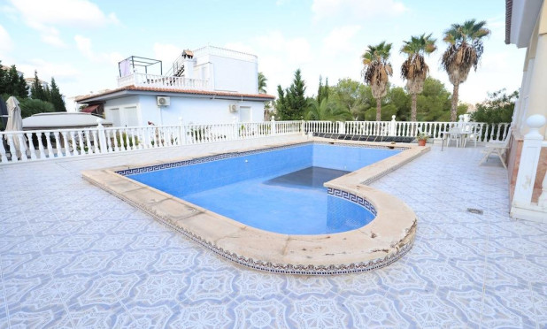 Resale - Villa - Orihuela Costa - Villamartín