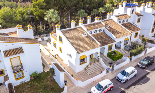 Resale - Villa - Orihuela Costa - Villamartín