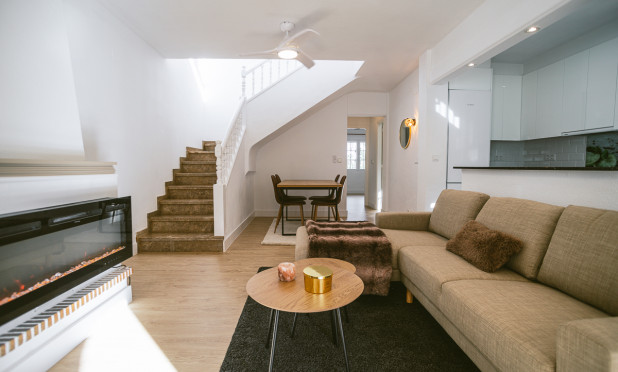 Resale - Villa - Orihuela Costa - Villamartín