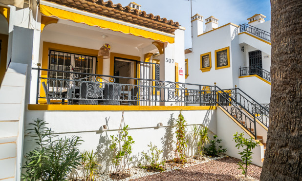 Resale - Villa - Orihuela Costa - Villamartín