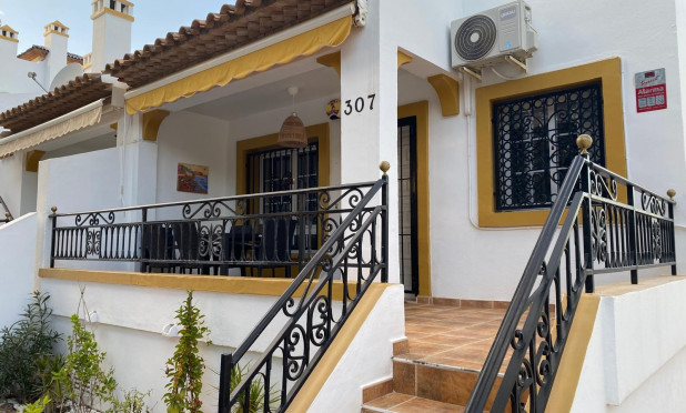 Resale - Villa - Orihuela Costa - Villamartín