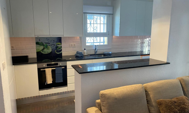 Resale - Villa - Orihuela Costa - Villamartín