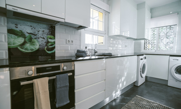 Resale - Villa - Orihuela Costa - Villamartín