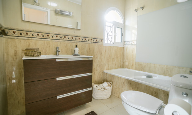 Resale - Villa - Orihuela Costa - Villamartín