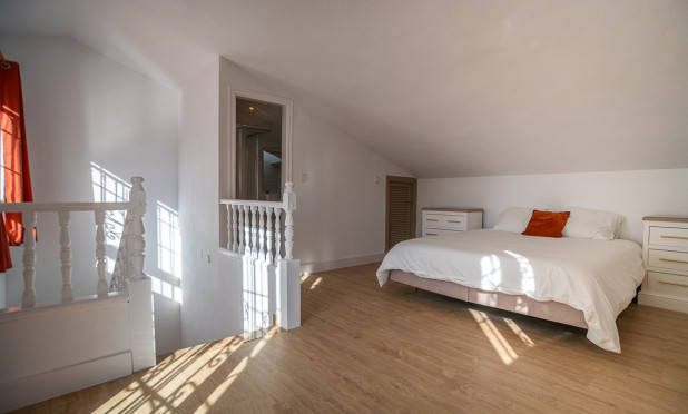 Resale - Villa - Orihuela Costa - Villamartín