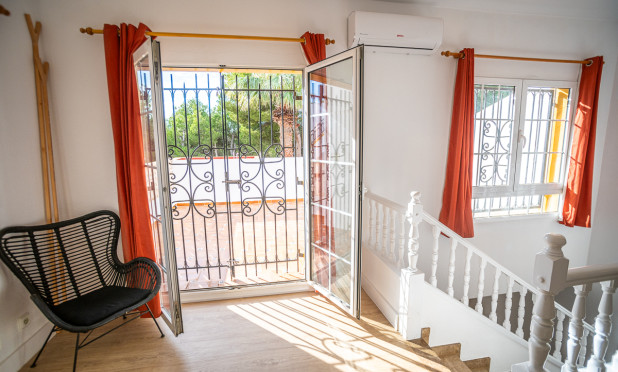 Resale - Villa - Orihuela Costa - Villamartín