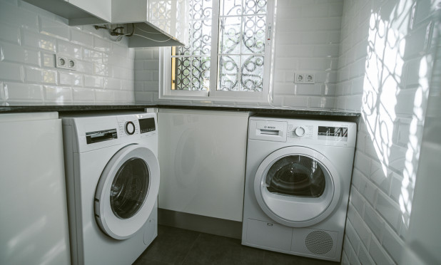 Resale - Villa - Orihuela Costa - Villamartín