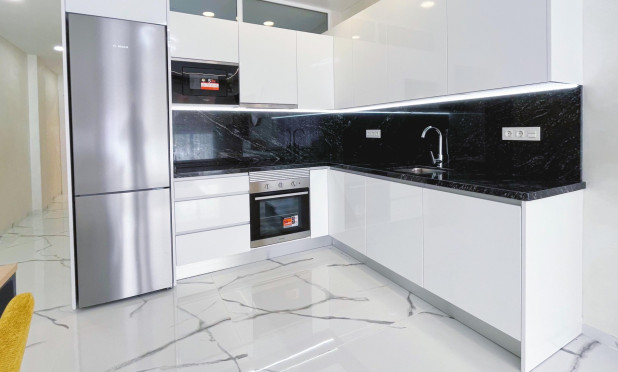 Resale - Apartment / flat - Torrevieja - Playa del Cura