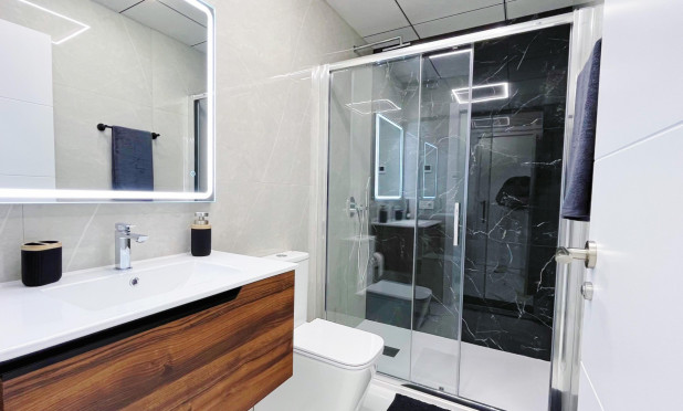 Resale - Apartment / flat - Torrevieja - Playa del Cura