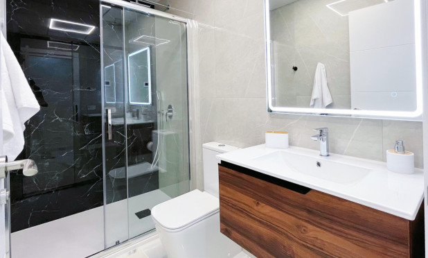 Resale - Apartment / flat - Torrevieja - Playa del Cura