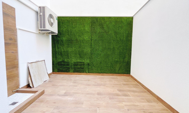 Resale - Apartment / flat - Torrevieja - Playa del Cura