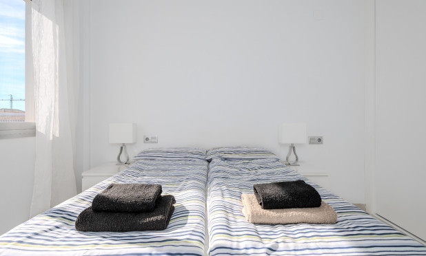 Resale - Apartment / flat - Orihuela Costa - Punta Prima