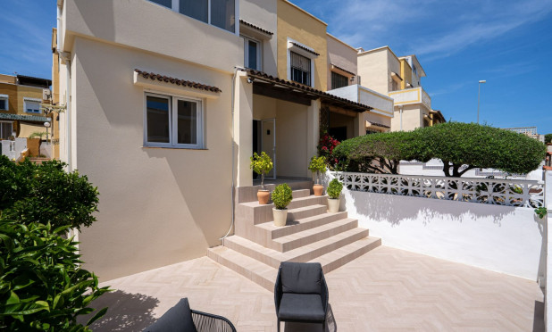 Resale - Apartment / flat - Orihuela Costa - Los Altos