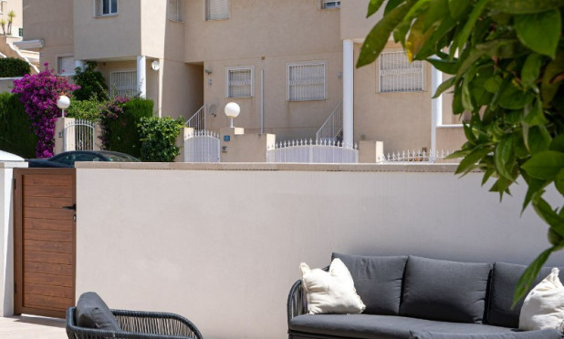 Resale - Apartment / flat - Orihuela Costa - Los Altos