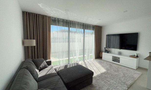 Herverkoop - Villa - Benijofar