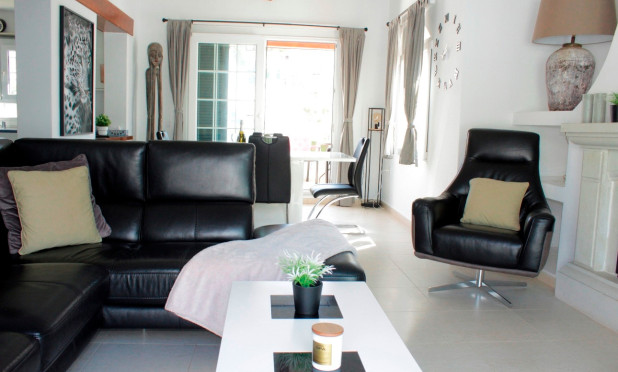 Resale - Villa - Orihuela Costa - Villamartín