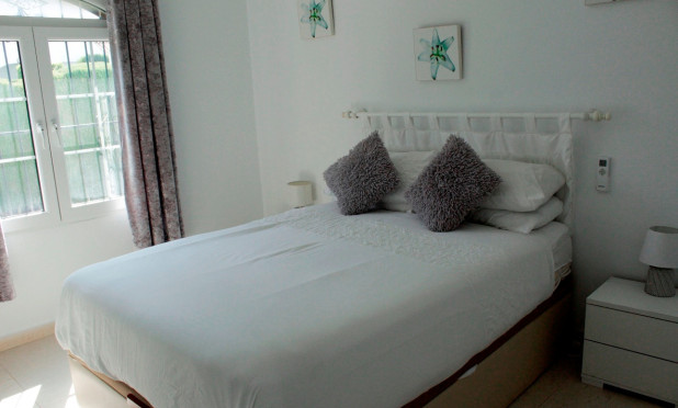 Resale - Villa - Orihuela Costa - Villamartín