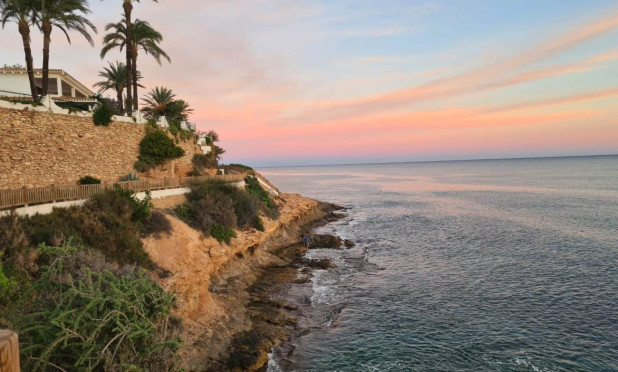 Resale - Villa - Orihuela Costa - Villamartín