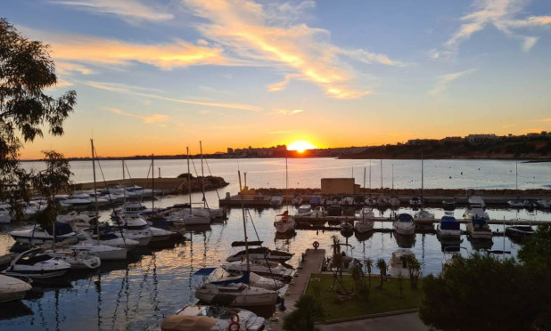 Resale - Villa - Orihuela Costa - Villamartín