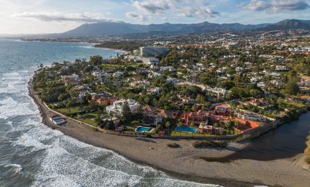 Neue Gebäude - Villa - Estepona