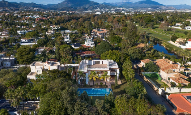 Neue Gebäude - Villa - Estepona